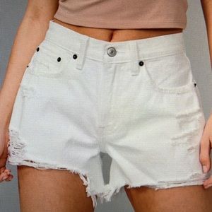 Abercrombie & Fitch Mid-Rise Mom Shorts denim, Size 10/30.